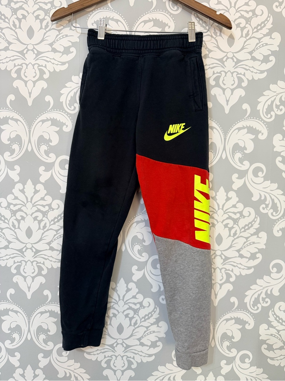 💫4/$25 • Nike Kids Colorblock Black/Red/Grey Logo Sweatpants